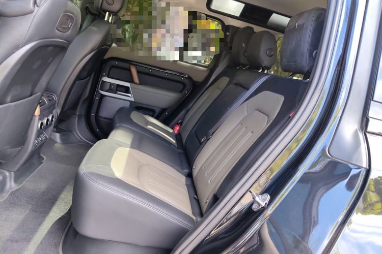 Used Land Rover Defender 2022 110 P400 X-DYNAMIC HSE Left Rear Seat
