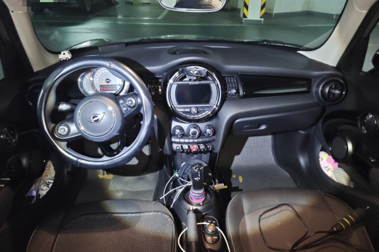 Used MINI 2020 1.5T ONE PLUS Five-Door Edition Center Console