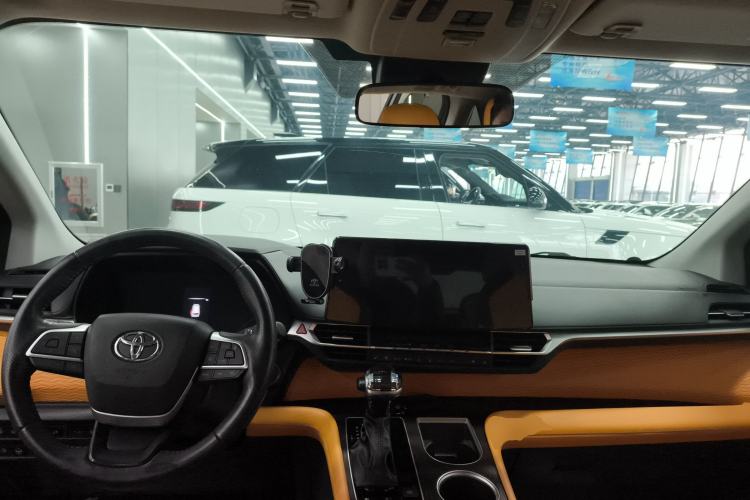 Used Toyota Granvia 2023 2.5L Hybrid Comfort Edition