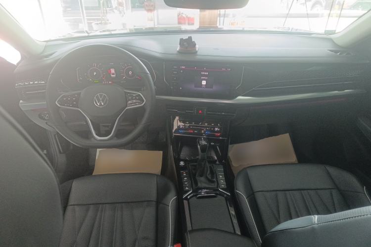 Used Volkswagen Passat New Energy 2023 430 PHEV Hybrid Luxury Edition Center Console