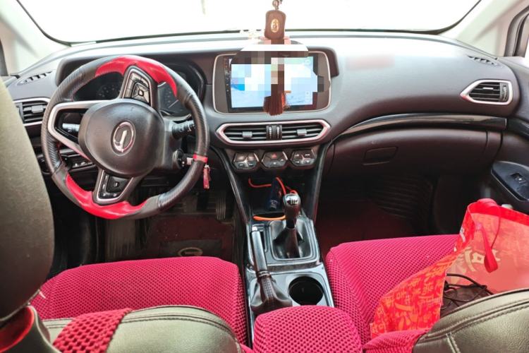 Used GAC Trumpchi GS4 2018 235T Manual Two-Wheel Drive Elite Edition Center Console