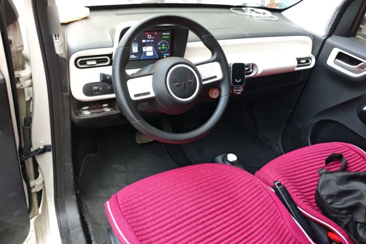 Used Wuling Hongguang MINIEV 2024 3rd Generation 215km Youth Edition Center Console