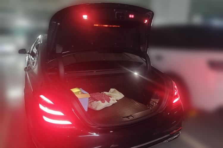 Used Mercedes-Benz Maybach S-Class 2018 S 450 4MATIC Trunk