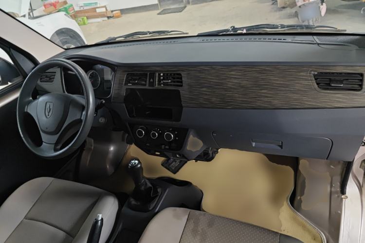 Used Jinbei Hiace X30 2020 1.5L Van Super-Enjoyment Model China VI Standard SWC15M Center Console