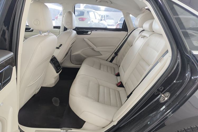 Used Volkswagen Passat 2016 380TSI DSG Ultimate Edition Left Rear Seat