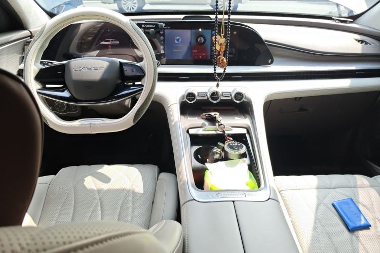 Used EXEED Stellar C-DM 2024 1.5T Extended-Range Pro Center Console