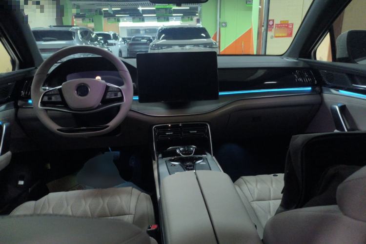 Used BYD Tang New Energy 2024 DM-p Glory Edition 215KM All-Wheel-Drive Premium Model Center Console