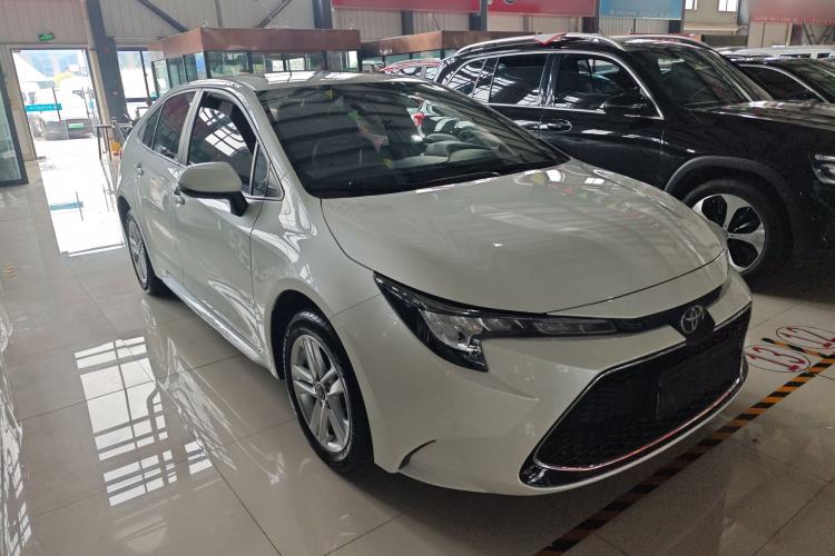 Used Toyota Levin 2019 185T CVT Luxury Edition China VI Standard Front Right 45 Deg