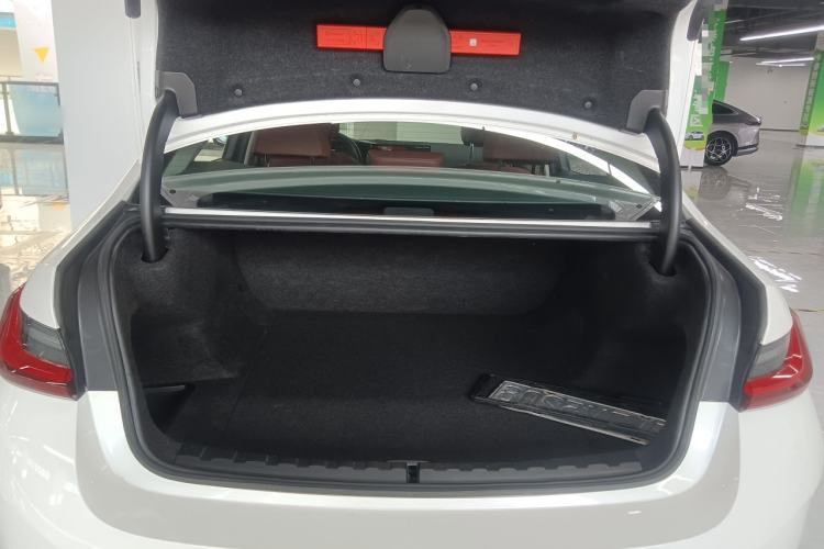 Used BMW i3 2024 eDrive 35 L
