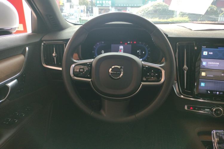 Used Volvo S90 2023 B5 Zhiyi Luxury Edition
