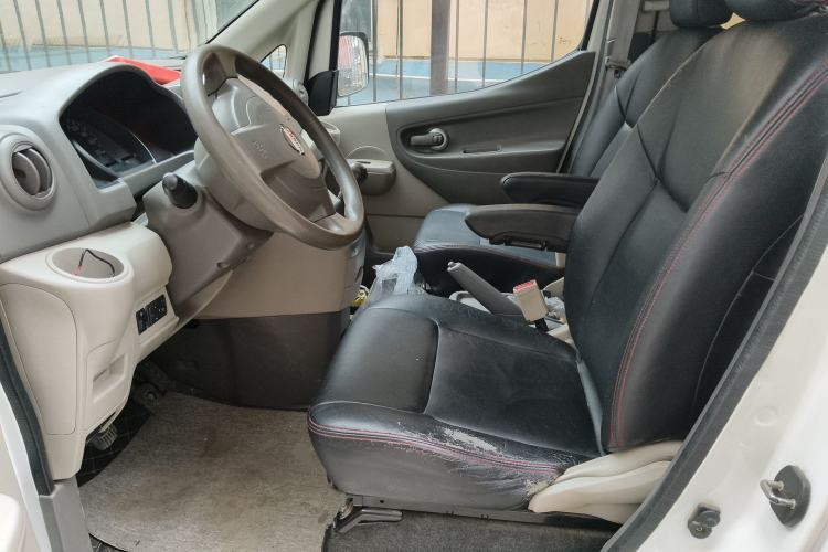 Used Nissan NV200 2014 1.6L Manual Luxury Model China IV Standard