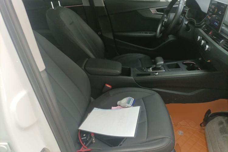 Used Audi A4L 2022 40 TFSI Stylish and Elegant Edition Right Front Seat