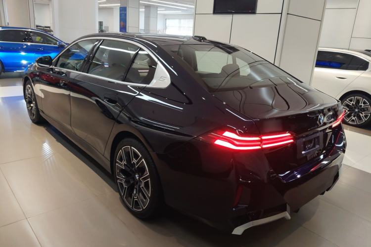 Used BMW 5 Series 2025 530Li Luxury Edition M Sport Package