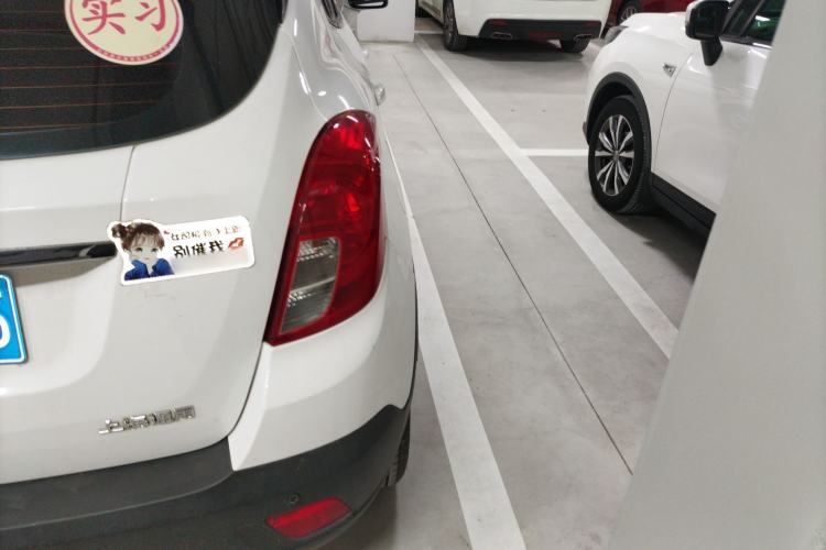 Used Buick Encore 2015 1.4T Automatic Two-Wheel Drive Urban Elite Version
