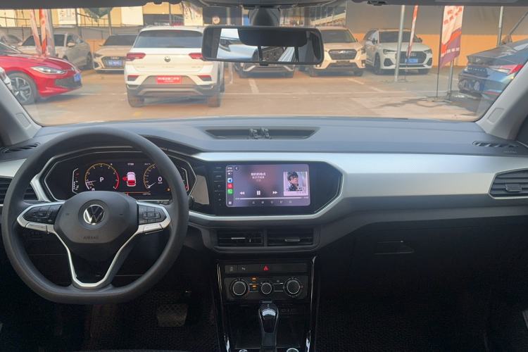 Used Volkswagen Tacqua 2021 200TSI DSG JoyConnect Edition Interior 3