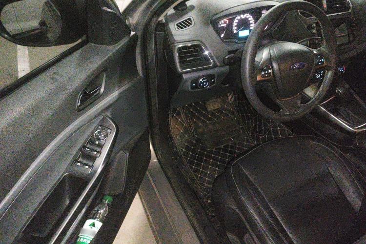 Used Ford Escort 2015 1.5L Automatic Fashion Model