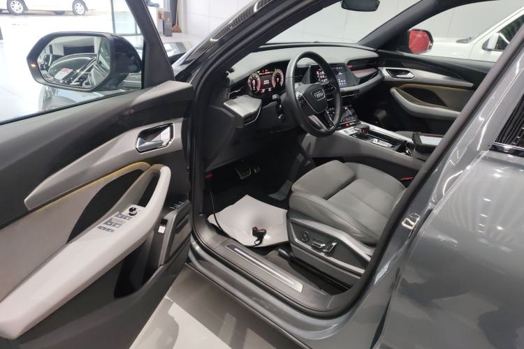 Used Audi Q6 2023 45 TFSI quattro Qiyun Edition Flying Rider Package
