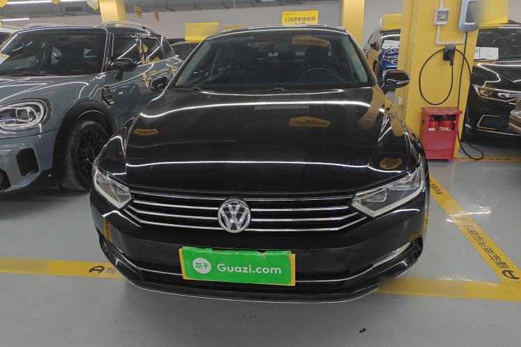 Used Volkswagen Magotan 2018 280TSI DSG Comfort Model Front