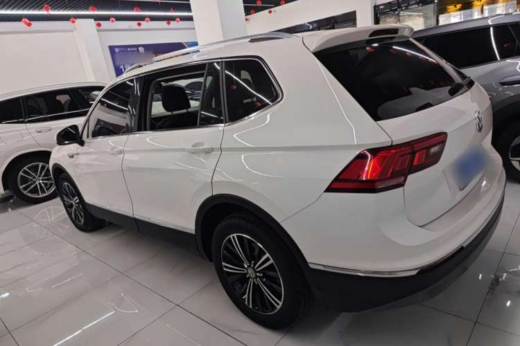 Used Volkswagen Tiguan L 2019 Updated Version 330TSI Automatic Two-Wheel Drive Panoramic Comfort Edition China VI Standard