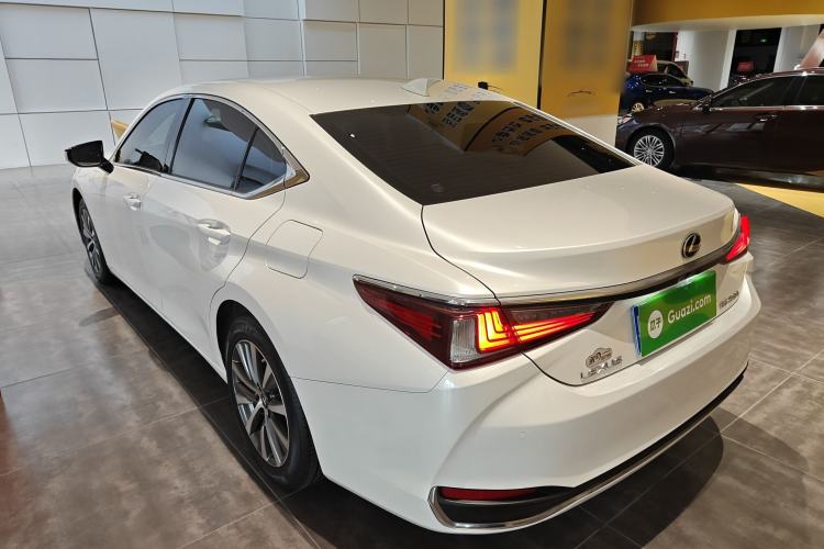 Used Lexus ES 2020 260 Excellence Edition