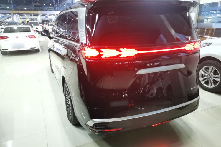 Used Denza D9 2022 DM-i 970 Four-Wheel Drive Flagship Model Rear Left 45 Deg