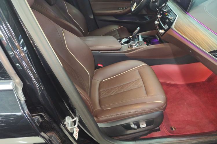 Used BMW 5 Series New Energy 2022 Second Facelift 535Le Luxury Package Right Front Seat