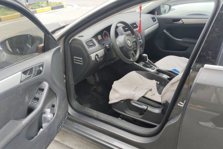 Used Volkswagen Sagitar 2012 1.6L Automatic Comfort Edition Driver Seat