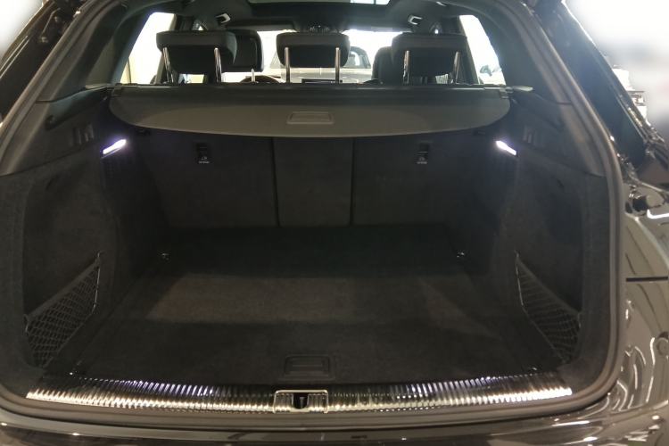 Used Audi Q5L 2023 40T Luxury Dynamic Model Trunk