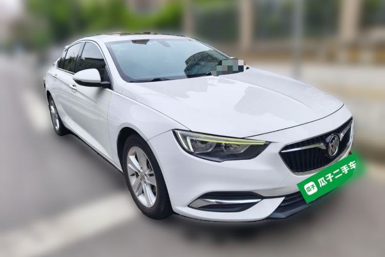 Used Buick Regal 2017 20T Elite Edition Front Right 45 Deg