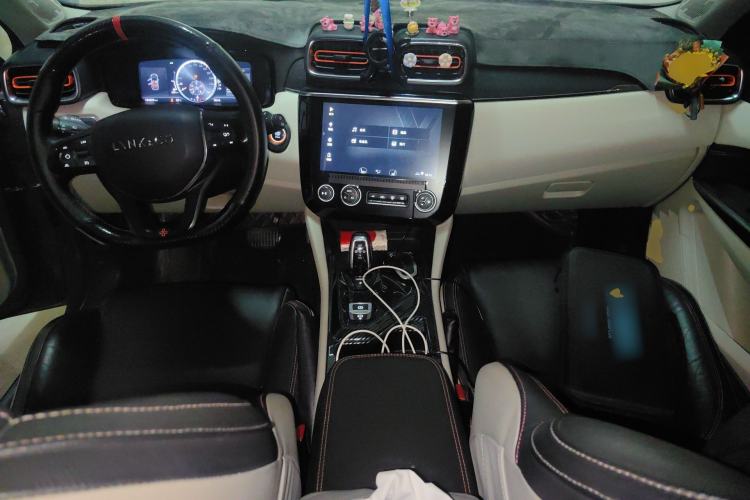 Used Lynk & Co 02 2018 1.5T DCT Two-Wheel Drive Zhaoban China V Standard Center Console