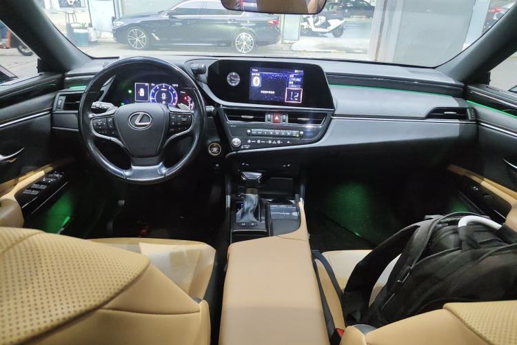 Used Lexus ES 2021 200 Excellence Edition
