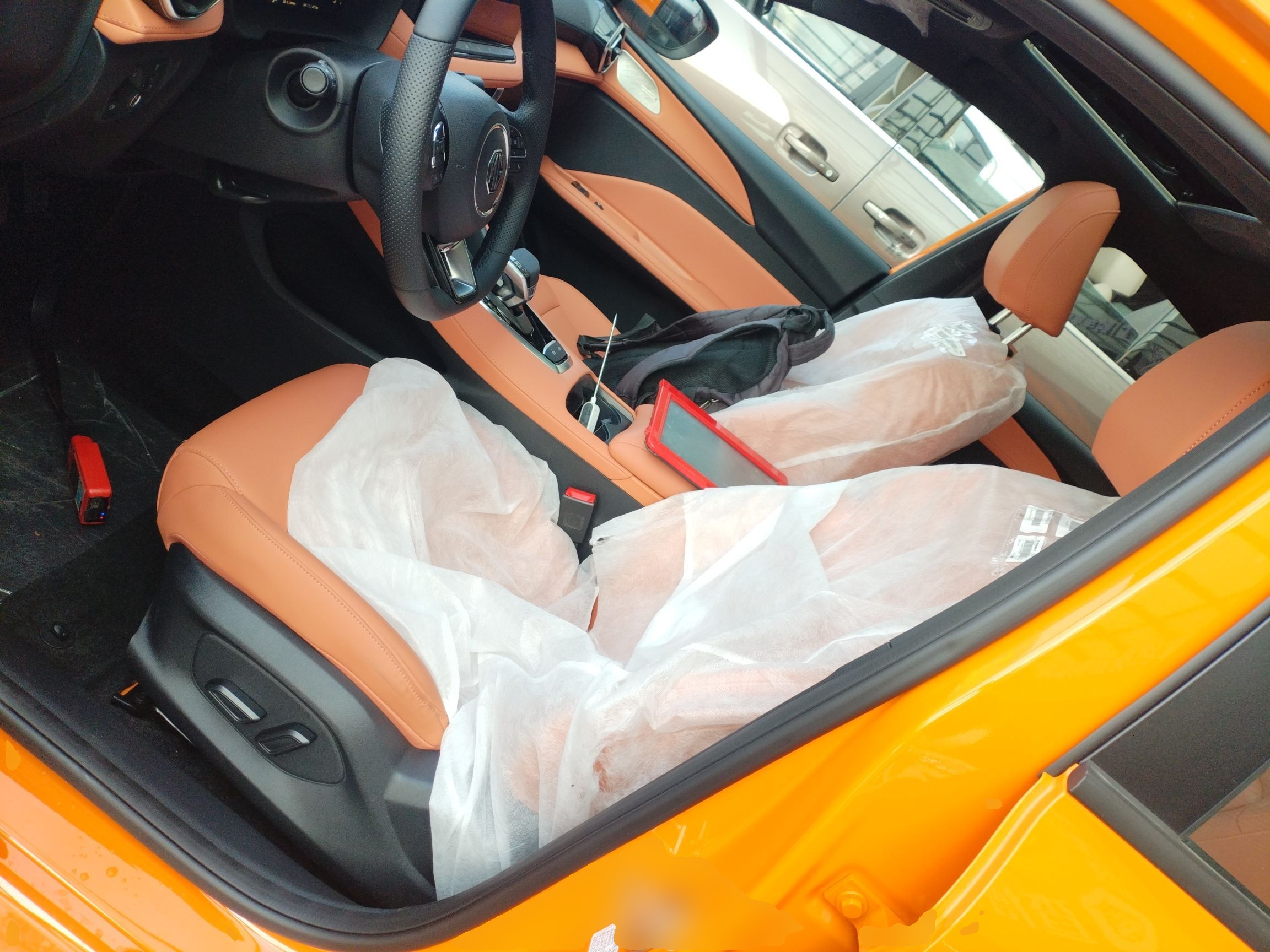 المقاعد الأمامية داخل السيارة