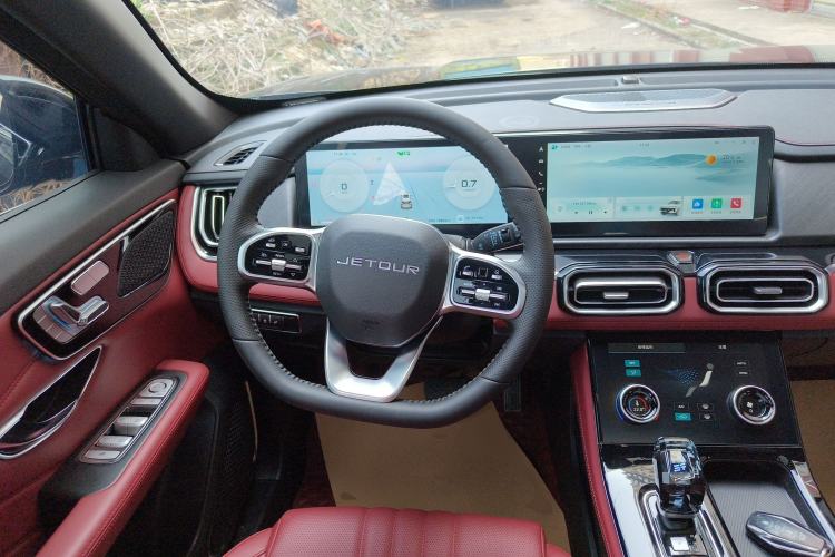 Used JETOUR X70 PLUS 2025 1.5T Luxury Edition 5 Seats