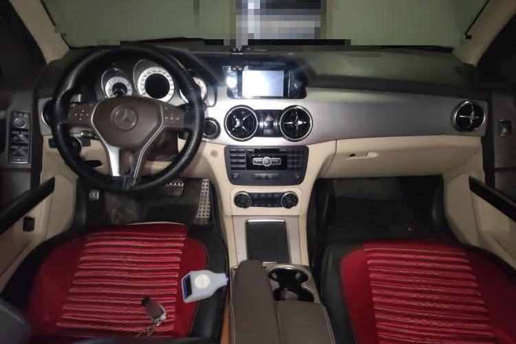 Used Mercedes-Benz GLK-Class 2013 GLK 300 4MATIC Fashion Model Center Console