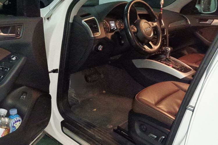 Used Audi Q5 2017 40 TFSI Technology Edition Driver Seat