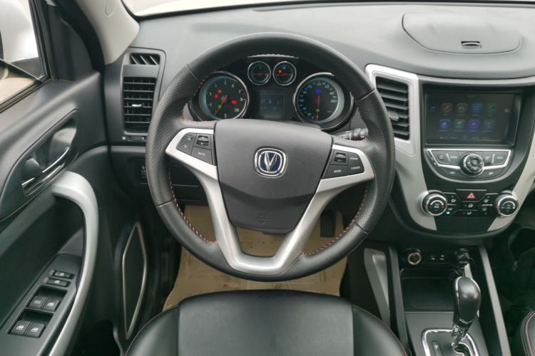 Used CHANGAN CS35 2015 1.6L Automatic Luxury Model China IV Standard Steering Wheel