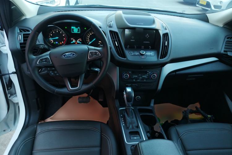 Used Ford Kuga 2019 EcoBoost 180 Two-Wheel-Drive Platinum Edition China VI Standard Center Console