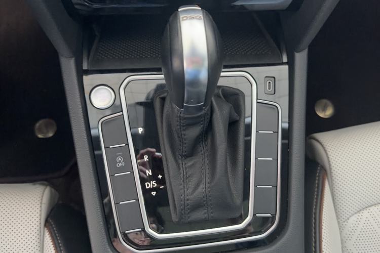 Used Volkswagen Magotan 2023 2 Million Units Commemorative Edition 330TSI DSG Luxury Version
