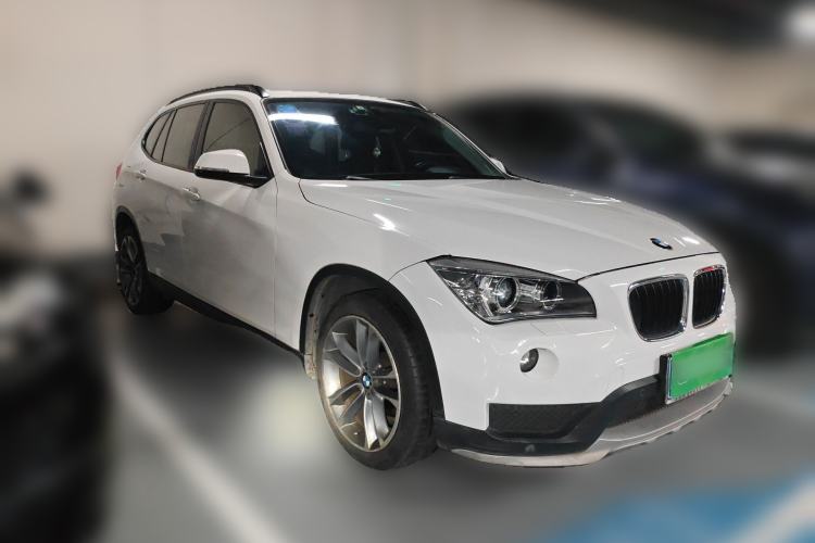 Used BMW X1 2015 sDrive18i Leading Edition Front Right 45 Deg