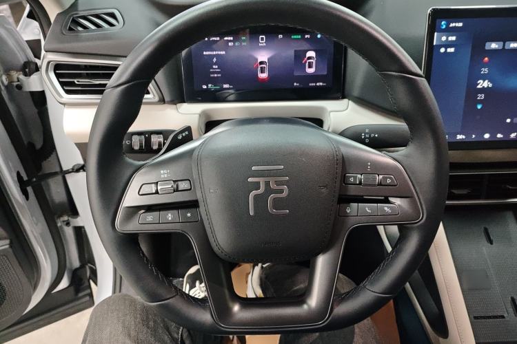 Used BYD Yuan UP 2025 Intelligent Driving Version 401 km Leading Edition