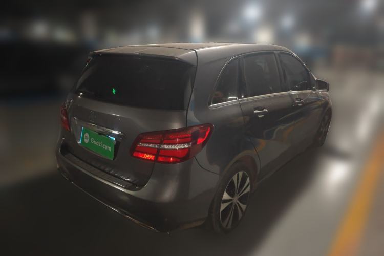 Used Mercedes-Benz B-Class 2015 B 200 Fashion Model Rear Right 45 Deg