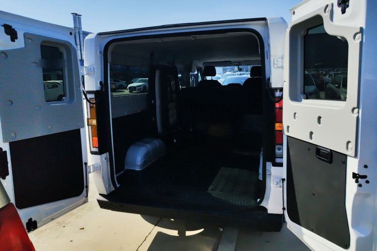 Used SRM New Energy E3 2025 Fudi 310KM Practical Passenger Vehicle
