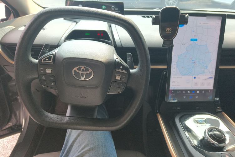 Used Toyota bZ3 2024 517 km Elite PRO Center Console