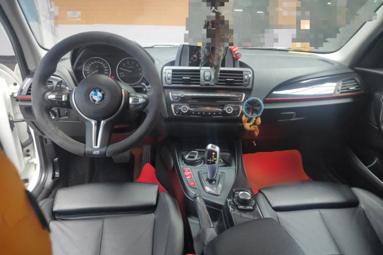 Used BMW 1 Series 2013 Revised 118i Sport Edition Center Console