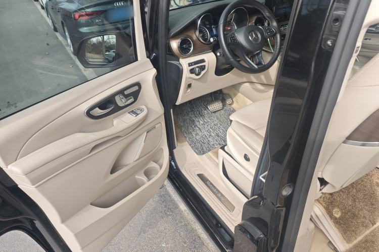 Used Mercedes-Benz V-Class 2022 V 260 L Long-wheelbase Luxury Edition Driver Seat