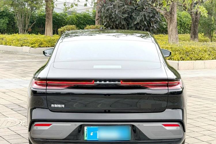 Used Geely Galaxy Galaxy 8 2025 130km EM-i Deluxe Edition