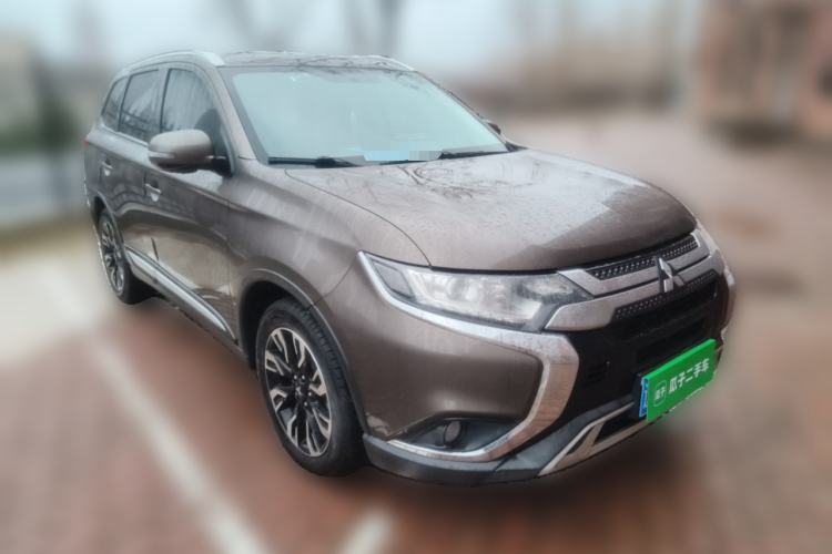 Used Mitsubishi Outlander 2019 2.0L Two-Wheel Drive Comfort Edition 5 Seats China V Standard Front Right 45 Deg
