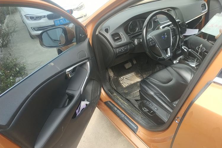 Used Volvo V40 2013 2.0T Zhiya Edition