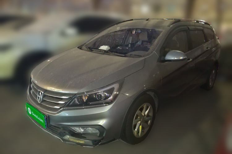 Used Baojun 310W 2017 1.5L Manual Fashion Model China V