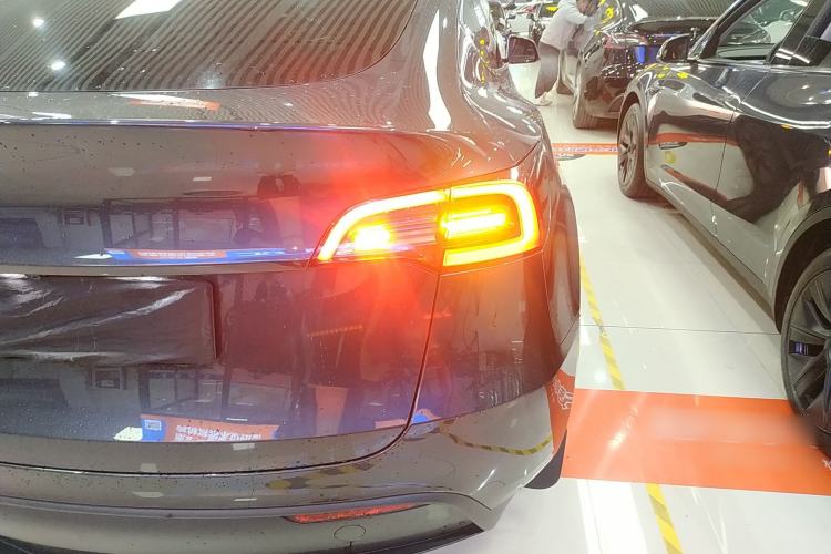 Used Tesla Model Y 2024 Rear-Wheel-Drive Version Exterior 3